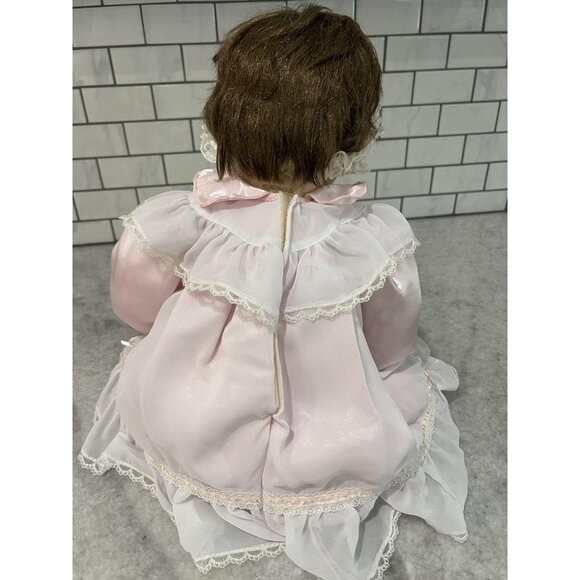 Vintage Baby Doll 1999 Nina Rich Pink Dress Brown Hair Lace Bonnet - Picture 4 of 11